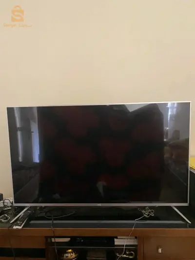 IRIS E700A 55 pouces Full HD LED Smart TV