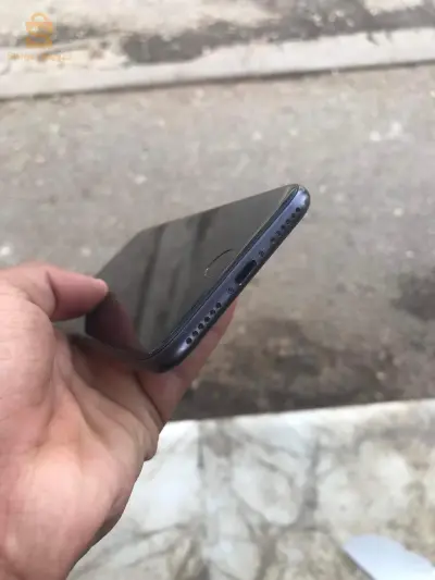 iPhone 8