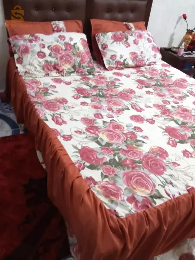 اغطية و ملابس نساء