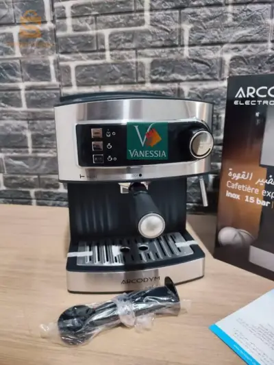 لعشاق القهوة البنينة و الكابوتشينو  كافيتيار من الماركة Arcodym  تعمل عبر ملئ القهوة المرحية . تقدر تستعملها في مكان العمل او المنزل و تديها وين تحب 
✅ ضمان 12 شهر 
✅الة من الطراز الرفيع ذات جودة عالية
✅مصنوعة من الاينوكس
✅سهلة الاستخدام
✅ تسخن الحليب و المشروبات و تدير كابوتشينو
✅متوفرة ذات سعة 1,6 لتر
✅تحتوي على مخرجين للقهوة
✅ذات ظغط 15 بار و قوة 850 وات لتوفير جودة عالية من القهوة  
🔴توصيل مجاني فالعاصمة
 و 500 دج في بومرداس تيبازة بليدة
 و 600 دج في باقي الولايات لباب المنزل و الدفع عند الاستلام 😍