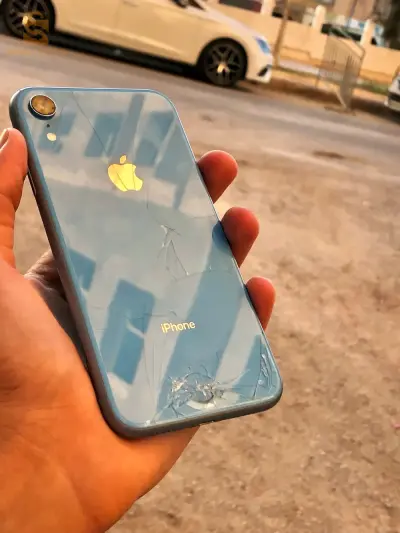 iphone xr 64 gb 
batri 80
kolchi original 
jami mfto7 kolch activ 
mksr 
mosta