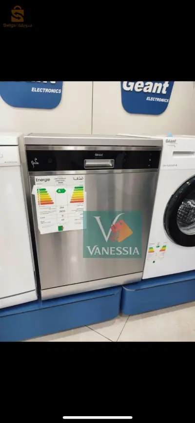 Lave vaisselle de la marque géant :
✅ Garantie 24 mois 
✅ 15 couvert
✅ Disponible en inox
🔴 prix: 81900 Da
🔴توصيل مجاني فالعاصمة و 500 دج في بومرداس تيبازة بليدة ♥️ اما باقي الولايات 2500 دج