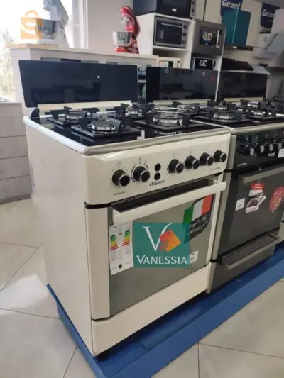 Cuisinière plaque chauffante de la marque géant
🔴 disponible en beige claire