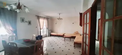شقة للبيع 5 غرف باب الزوار (بجنب فندق ايبيس)