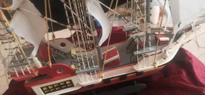 Bateau artisanal en Bois petit modèle
