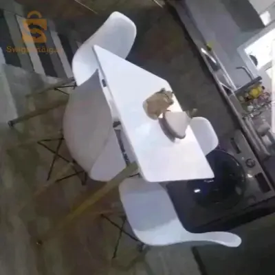طاولة وكراسي