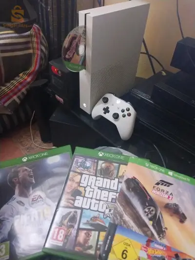 xbox one s + enduler + 1 moi game pass