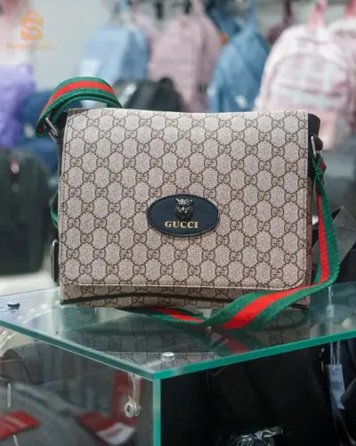 Sacoche Lacoste et Gucci super qualité