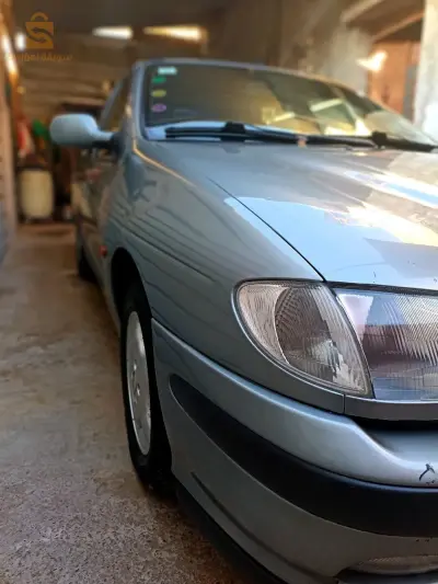 Mégane 1 la toute fiha PV nemero 0542908245