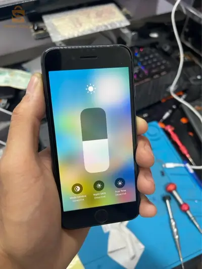 Iphone 8 européen 64G batterie 77% avec garantie du magasin