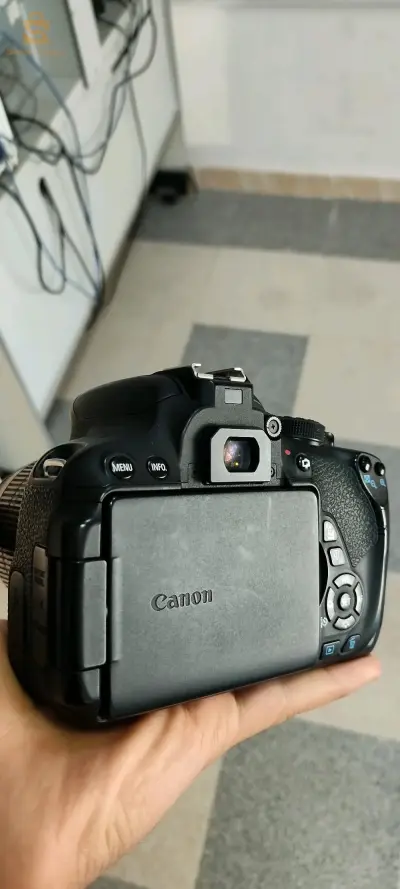 camera canon 700d avec tt les accessoires click 3k