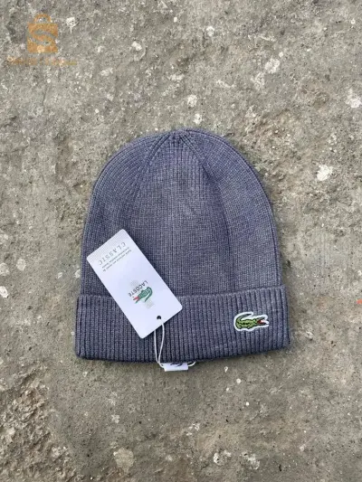 bonnet Lacoste et nike gris