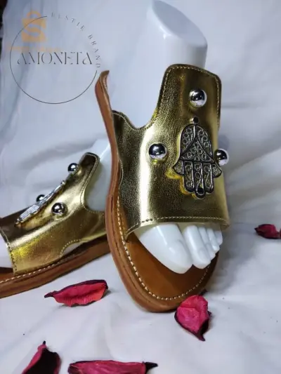 أحذية مغربية.