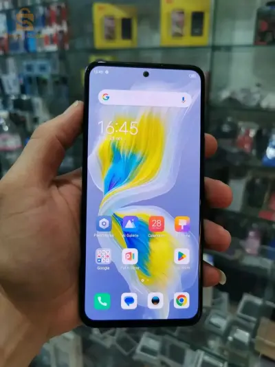 Tecno camon 18 premier
