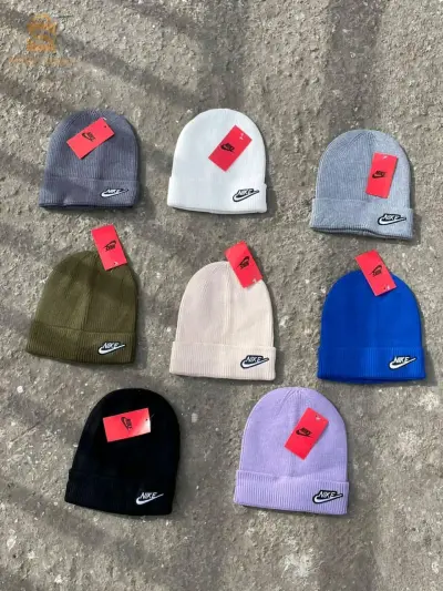 bonnet Lacoste et nike gris indisponible