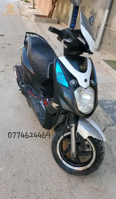 دراجة نارية sym orbit2 125 نضيفة للبيع