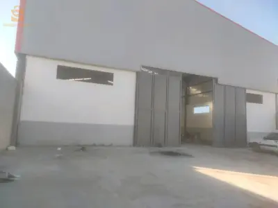 مستودع للكراء  بمدينة قرواو
