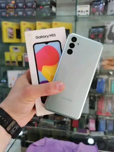 SAMSUNG M13