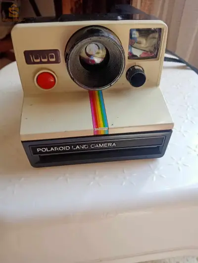 POLAROID