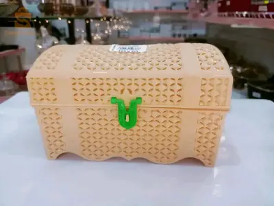 صندوق بلاستيكي
