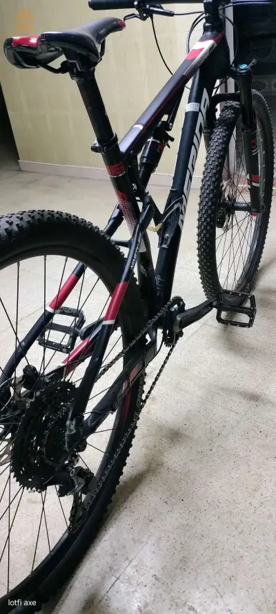 A vendre vélo tous suspendu