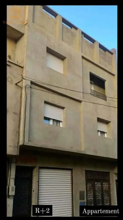 بيع فيلا في وهران في بالقرب من كلينيك الحكمة
