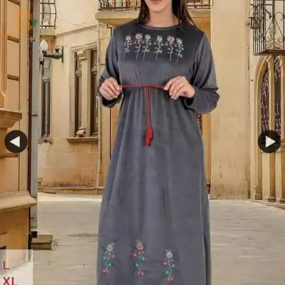 vêtements femme pyjama et robe