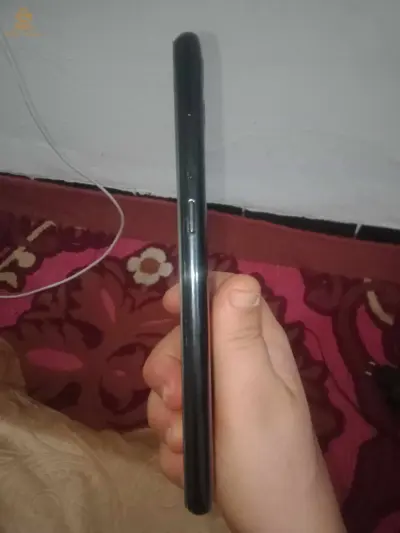 بيع هاتف نقال