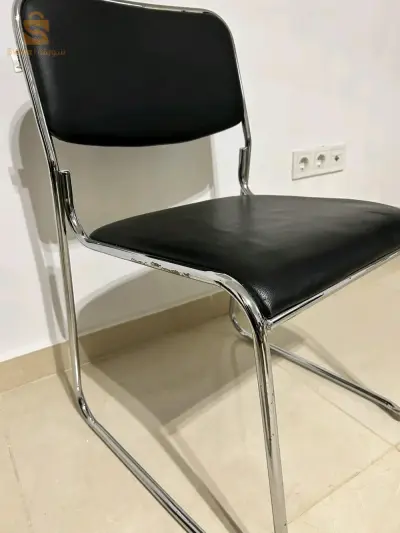 كرسي مكتب وانتظار