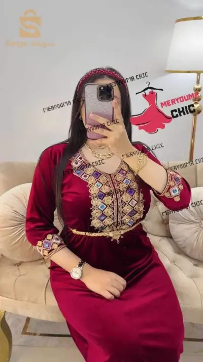 جبة نسائية قماش فولور متوفرة فعدة ألوان