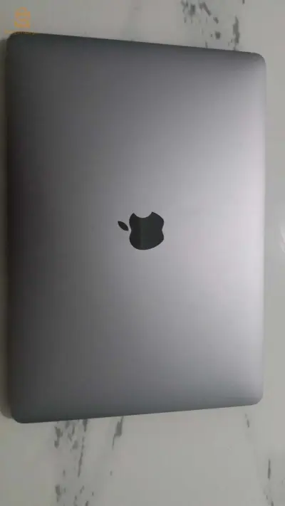 Macbook pro 2020 touch bar i5