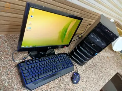 حاسوب مكتبي لدراسة أو العمل خفيف