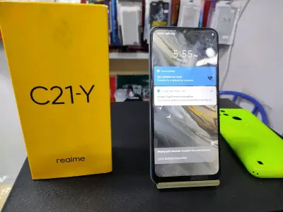 c21y فيها تشقيقة خفيفة