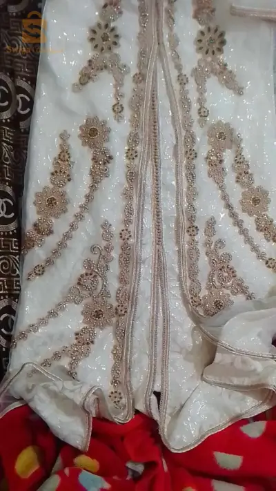 Caftan et tricots neufs à vendre