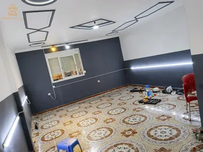 كهربائي بناء
