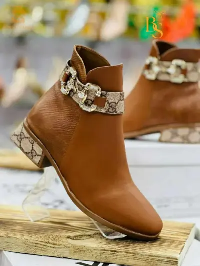 حذاء نسائي
