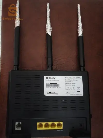MODEM ADSL ET ROUTER WIFI A 2BANDES DLINK DSL-2877AL AC750