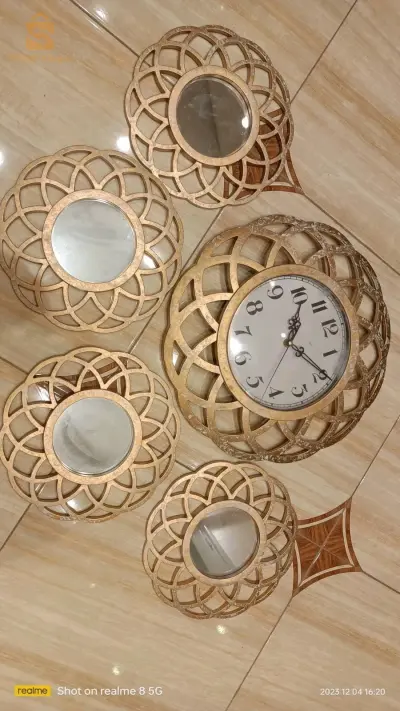 horloge et 4 miroir