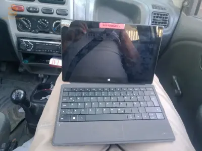 ميكرو سورفاص 8 pro