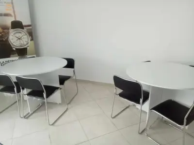 table de réunion + 4 chaises