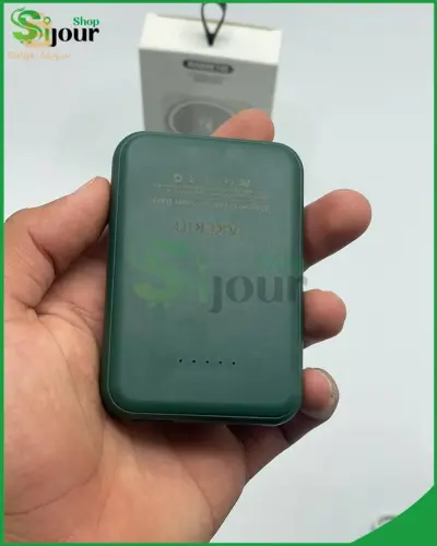 Power bank magnetic