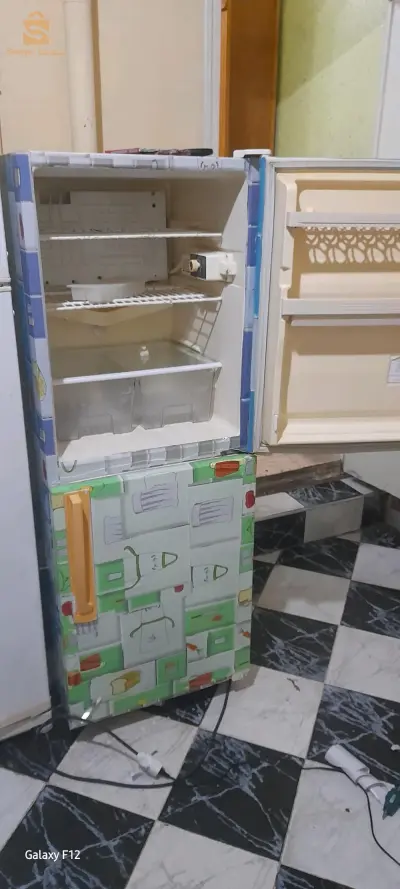 ثلاجة