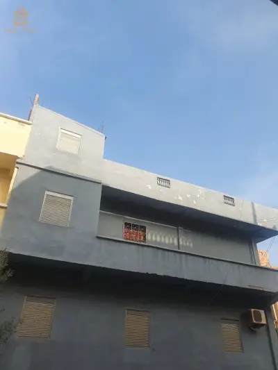 une R+1 a ain baida Es-Senia Oran de 122.400 m2 meublè situé dans un ccartier tre calme prix offert 17.5 prix demandé 19 inchallah
