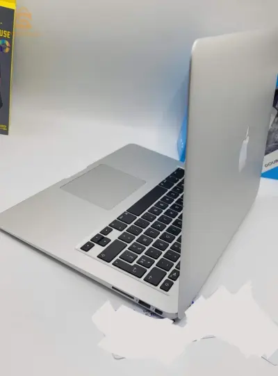 MacBook