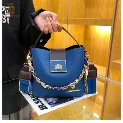 Sac à bandoulière Lenno kangourou en cuir souple design de luxe pour femme