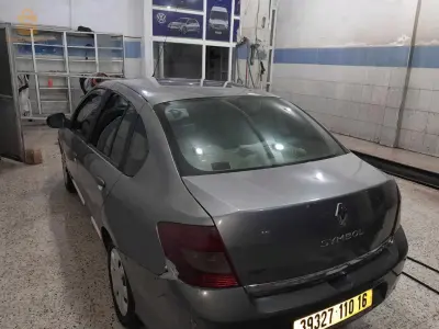 سيارة ماشاء الله  2éme main  عندي... جابتها ماشية 180الف راهي في 300 الف.. الموتور بلومبي من لاميزو ما تمسش.. البنوات جدد لاريال.. الماتسور جدد... سونبسيون ماشاء الله.. فيها نقرة خفيفة في الباسينة والفارني على ليكوتي على برا  على خاكرش كانت في شركة......