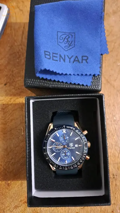 ساعة اصلية benyar