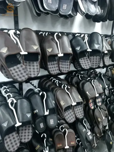محل الأحذية بالتخفيضات