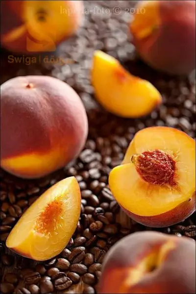 فواكه استواءية وغير موسمية
