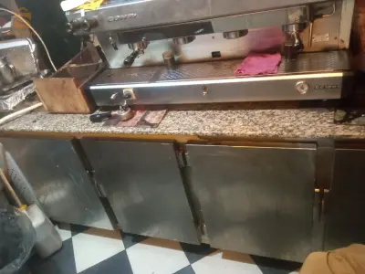frigo arrière bar 4 bort